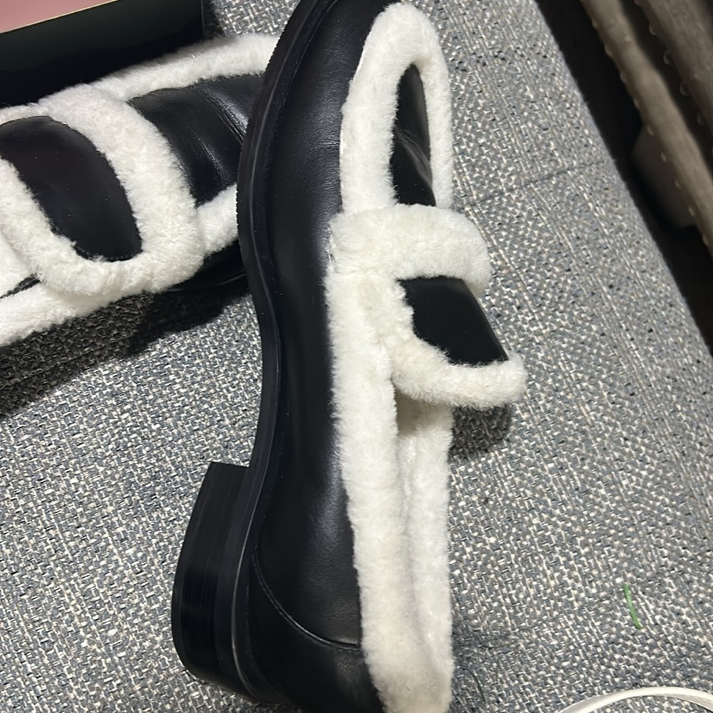 Stuart Whitman loafer in black